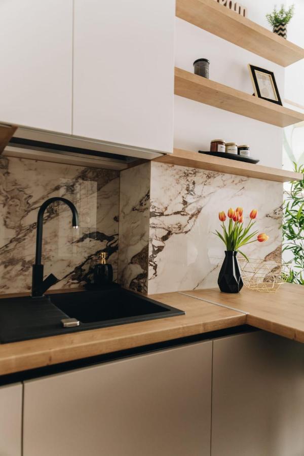 Tulip Apartment 오라데아 외부 사진